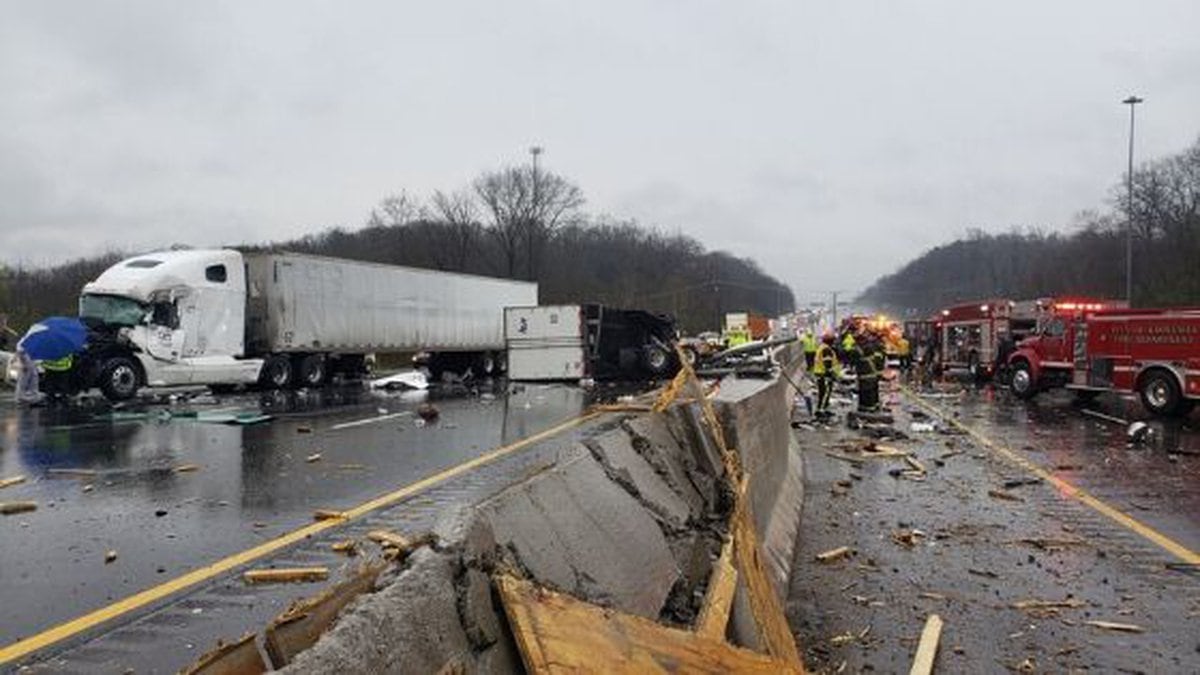 One dead following I40 crash that caused hourslong closures