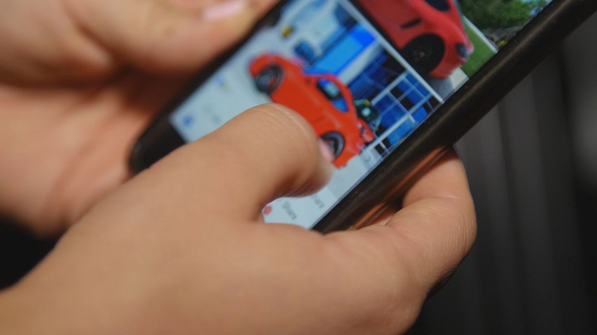 Experts say too much screen time can affect our memory. Source: WVLT