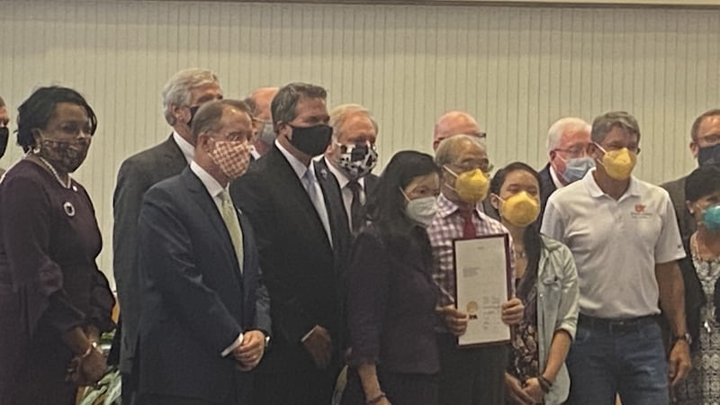 KNOX COUNTY HONORS DR. PETER TSAI FOR WORK ON N95 MASK FILTRATION