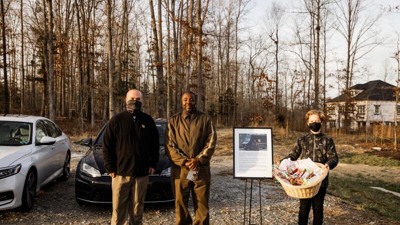 Virginia neighbors surprise UPS driver with emotional 'thank you